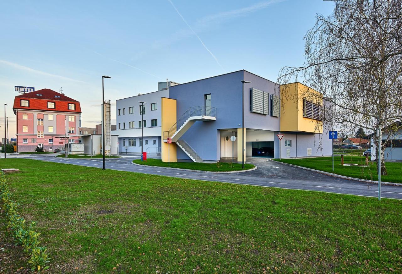 Hotel Europa Karlovac Εξωτερικό φωτογραφία